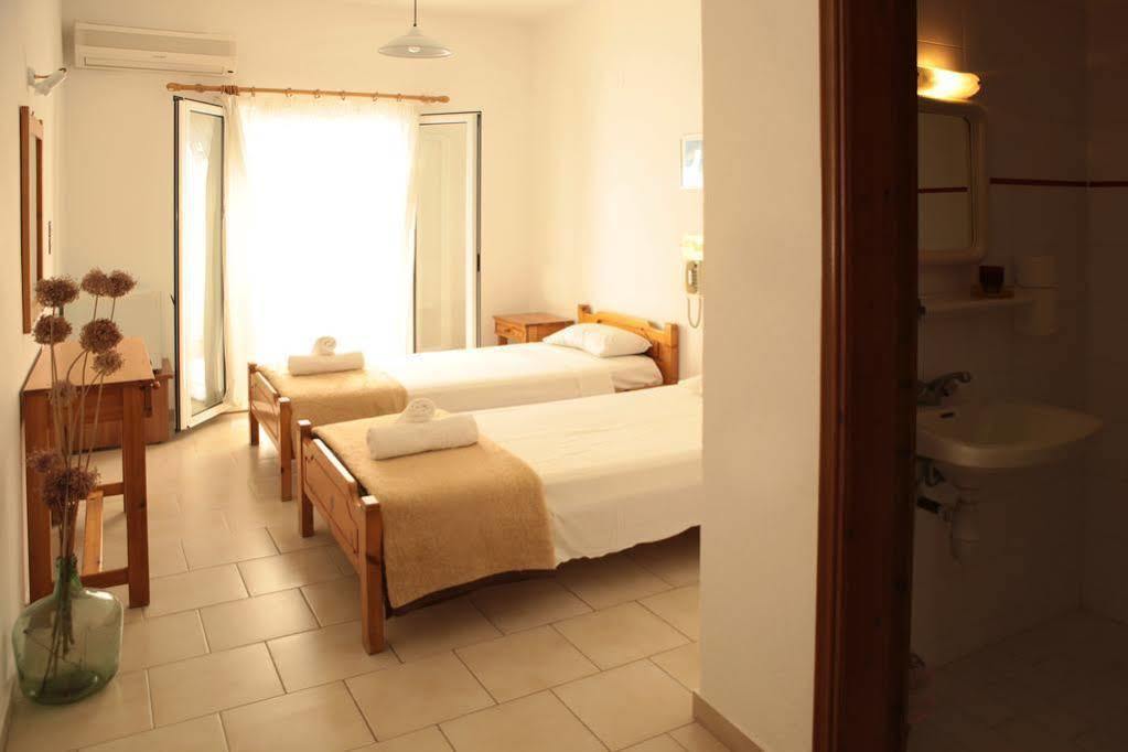 Marina Hotel 2*